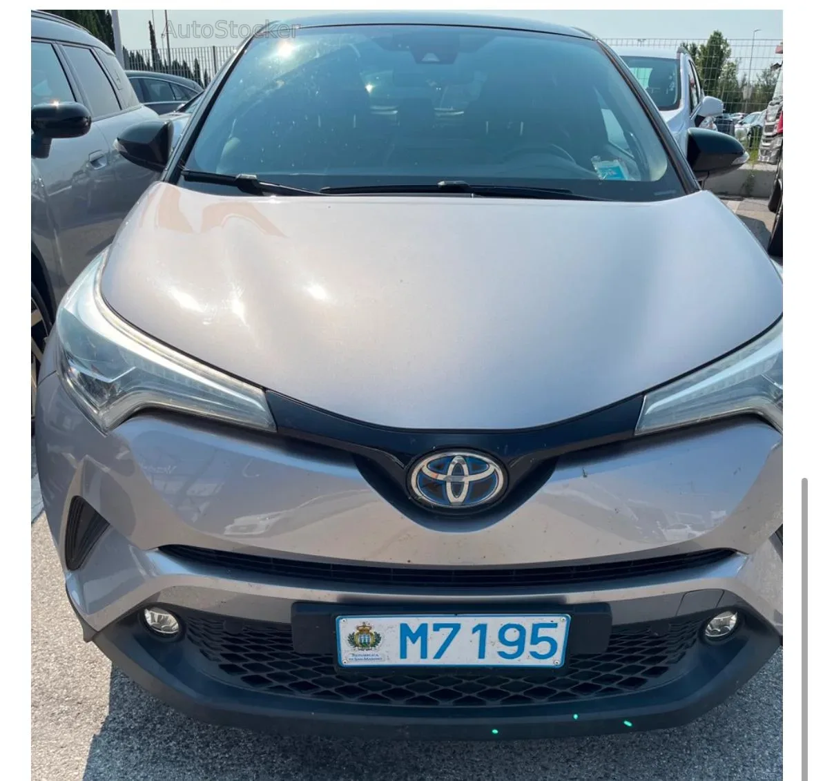 Toyota C-HR Hybrid (2017) 2