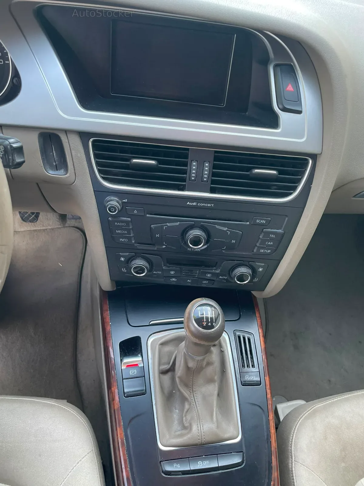 Audi A4 (2011) 11