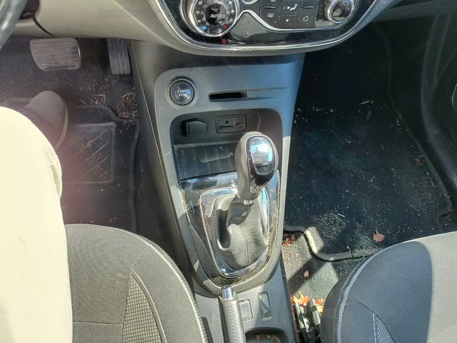 Renault Captur (2016) 12