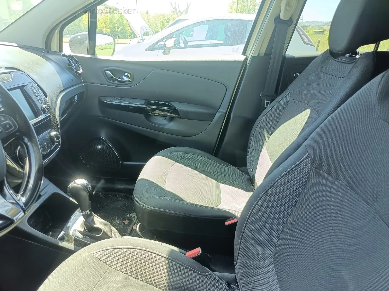 Renault Captur (2016) 16