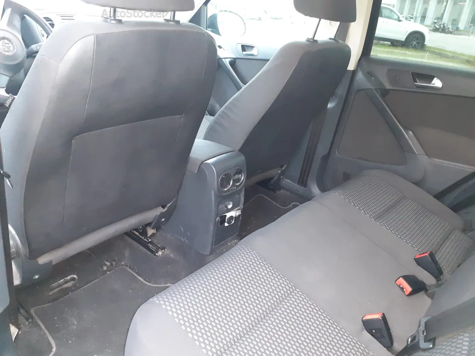 Volkswagen Tiguan (2011) 12