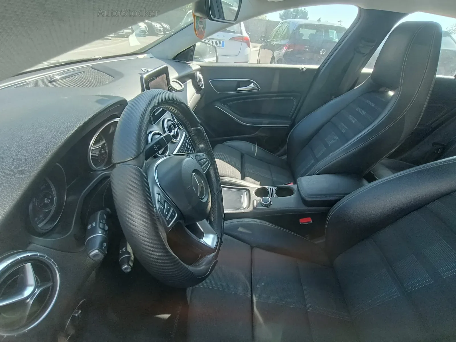 Mercedes-Benz CLA 200 (2017) 9
