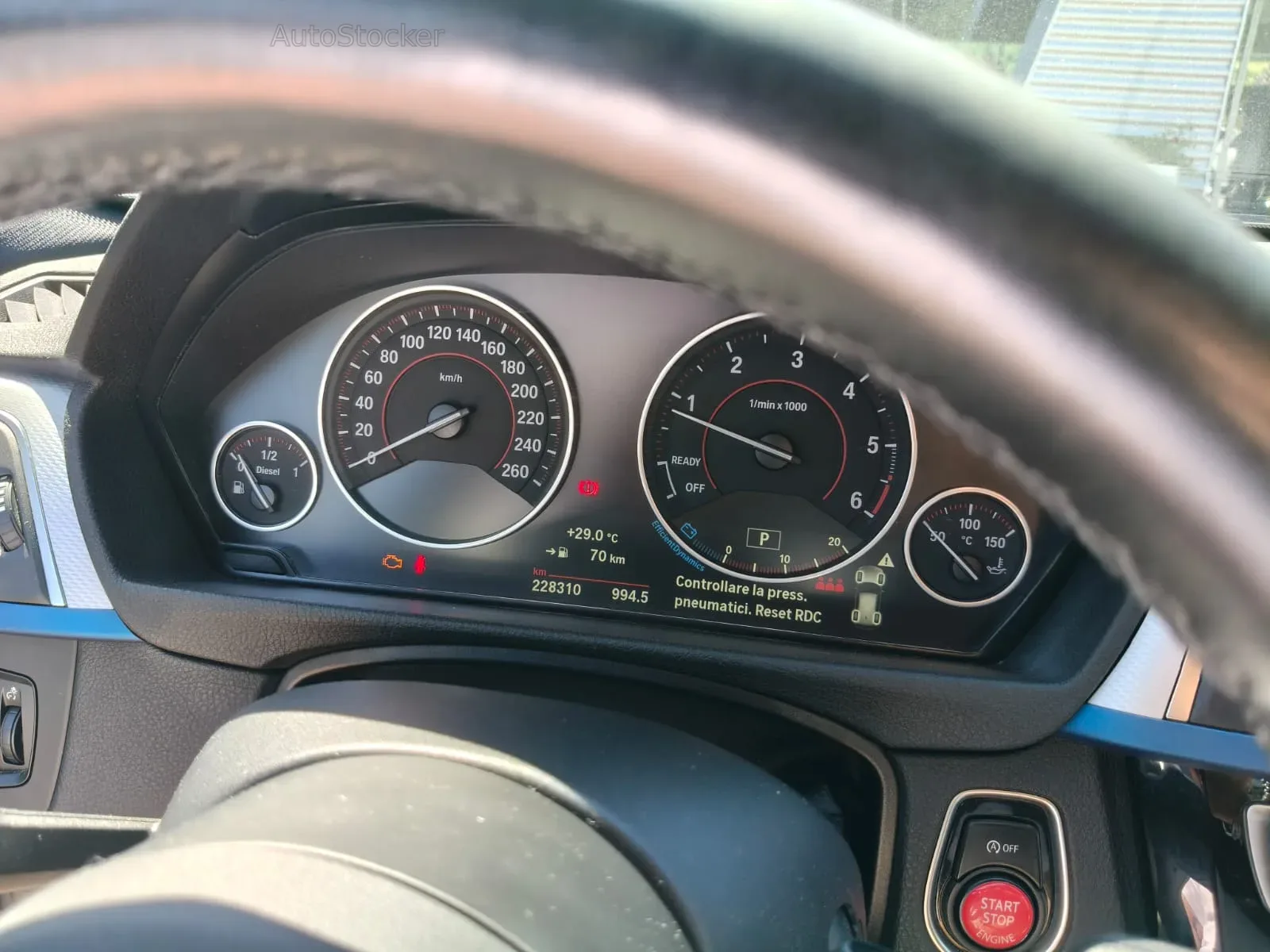 BMW 320Xd (2015) 13