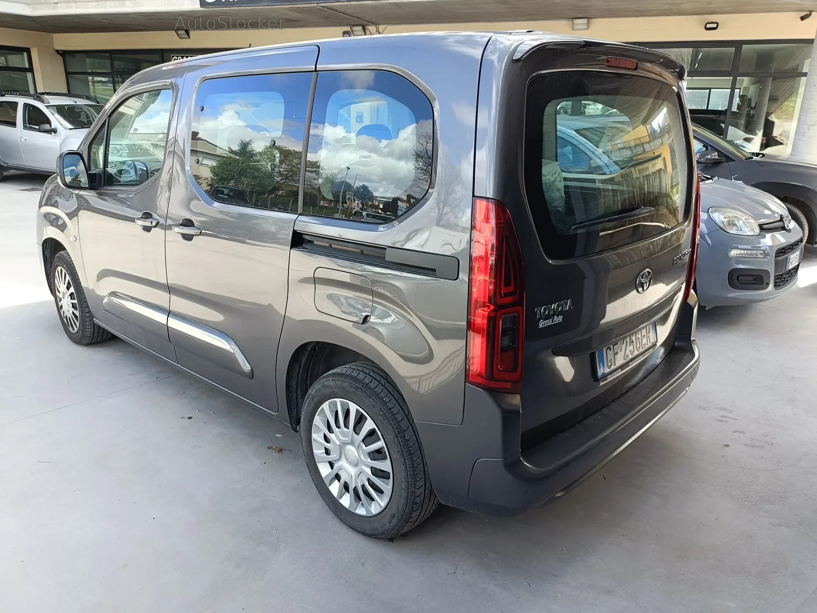 Toyota Procace (2021) 5