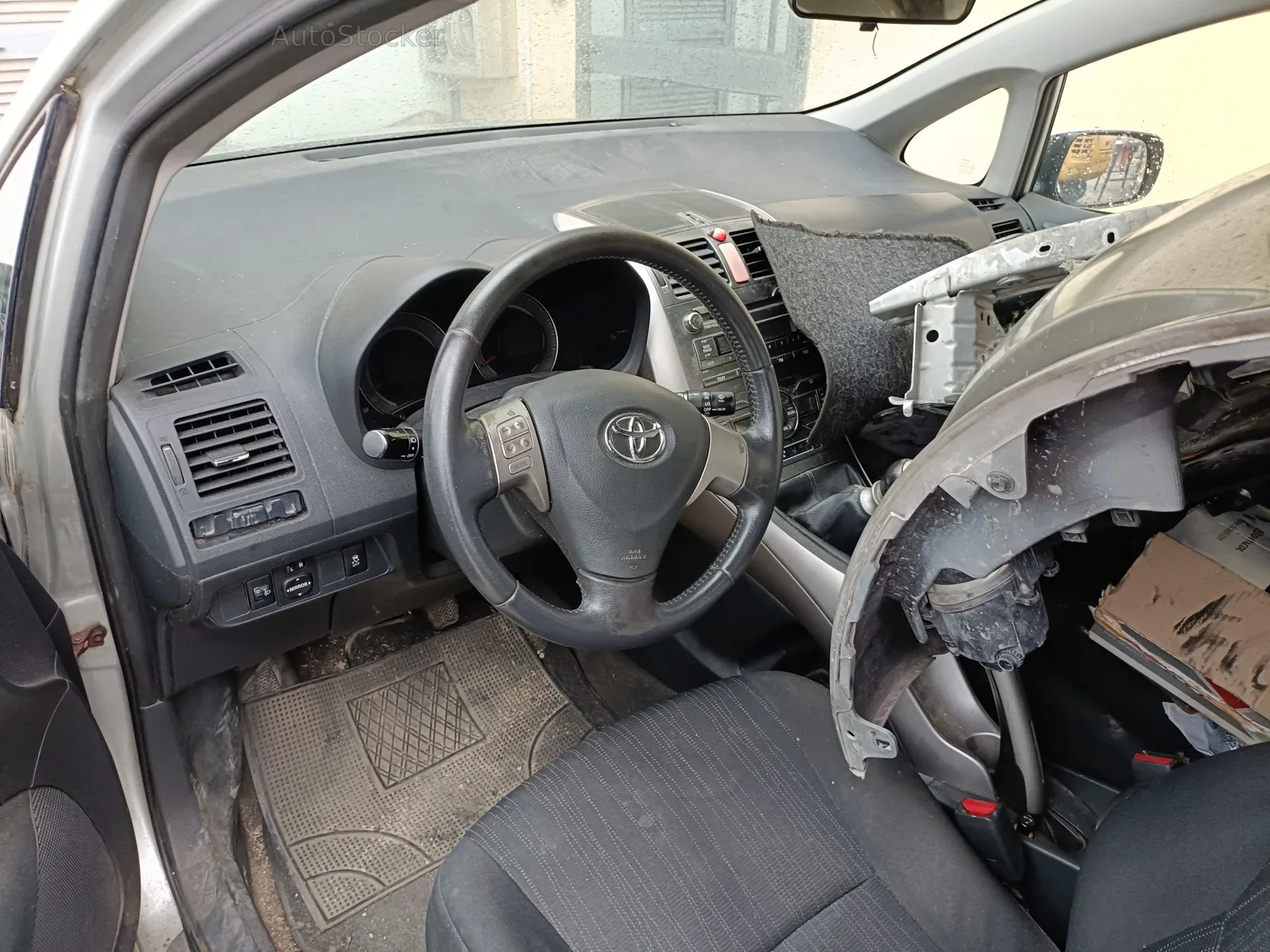 Toyota Auris (2007) 8