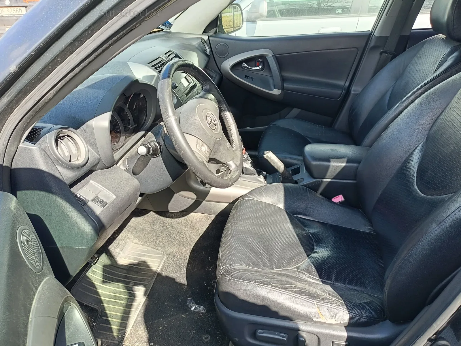 Toyota RAV4 (2007) 5