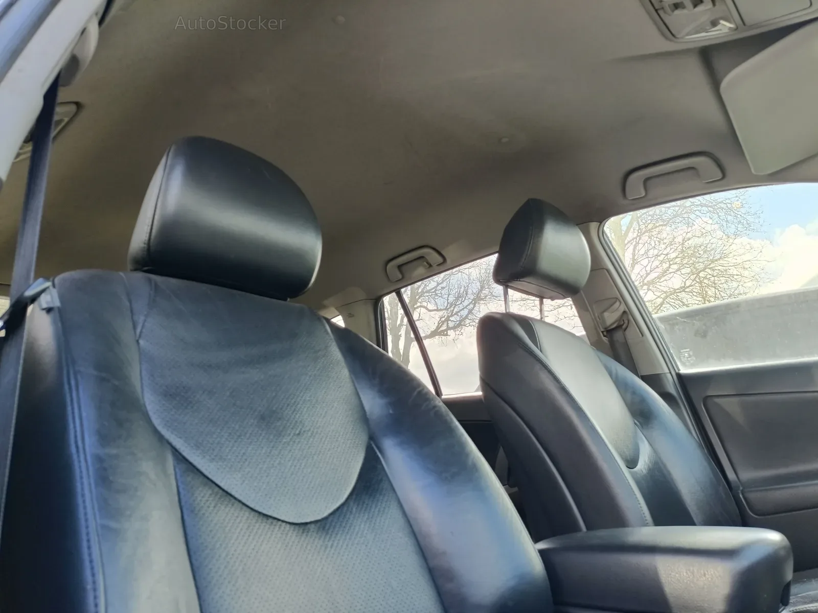 Toyota RAV4 (2007) 9