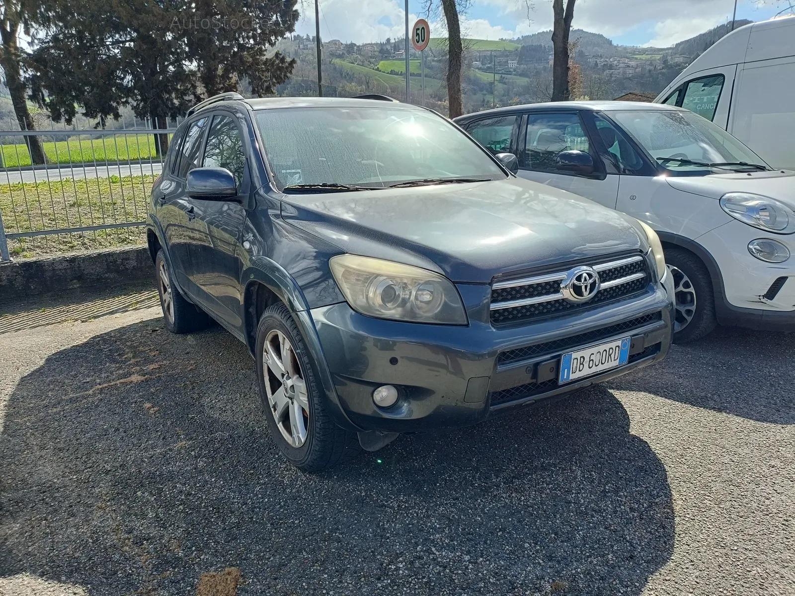 Toyota RAV4 (2007) 2