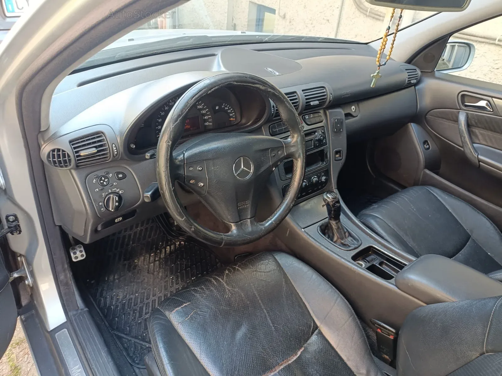 Mercedes-Benz C220 (2003) 10
