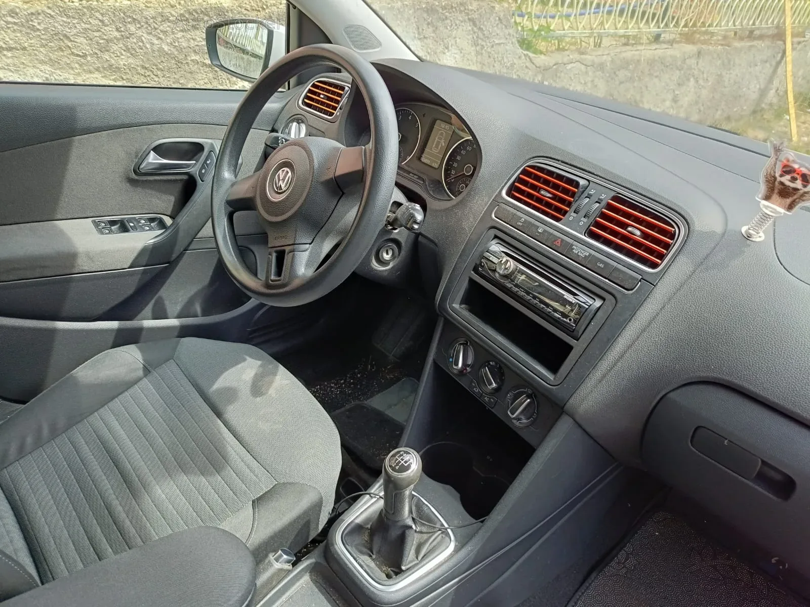 Volkswagen Polo 1.2 gpl (2011) 10