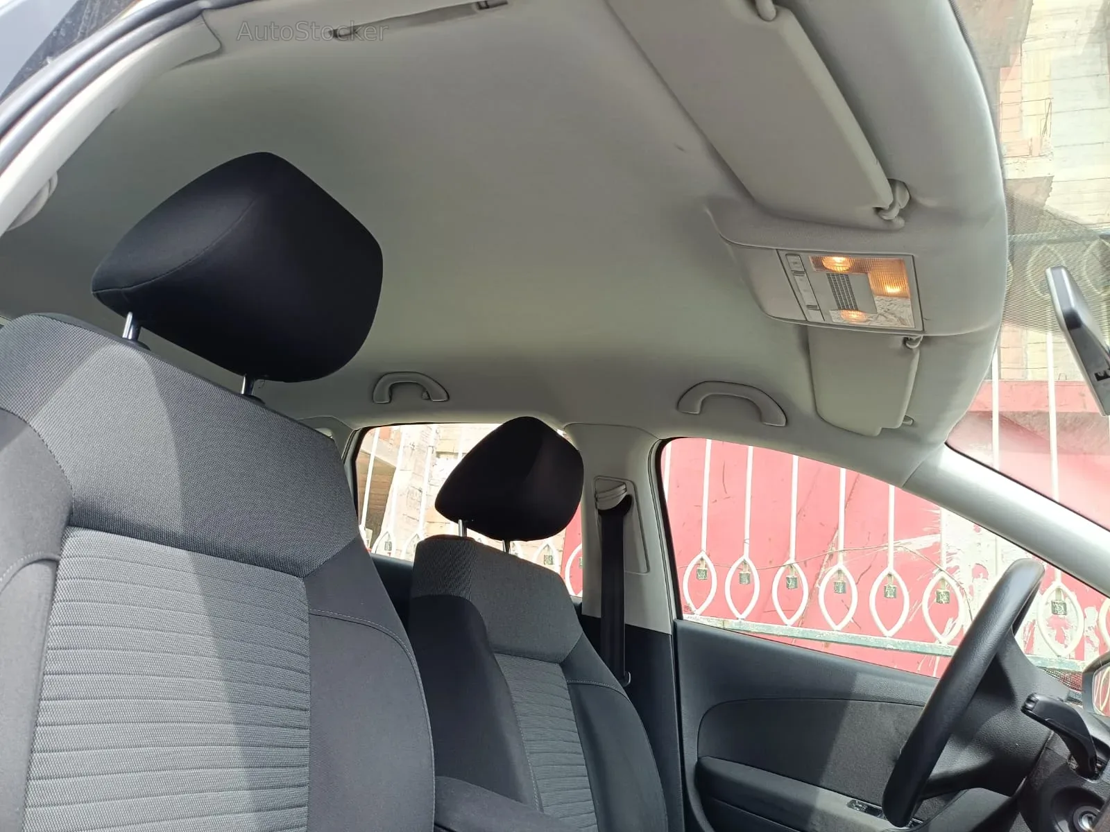 Volkswagen Polo 1.2 gpl (2011) 9
