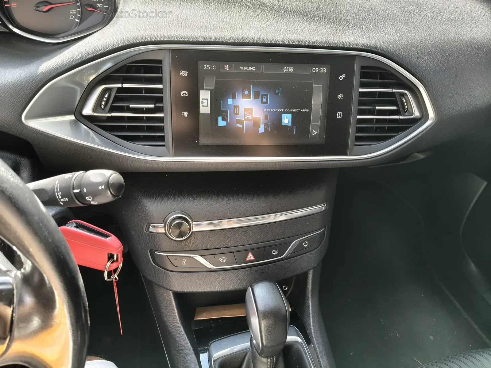 Peugeot 308 (2016) 10