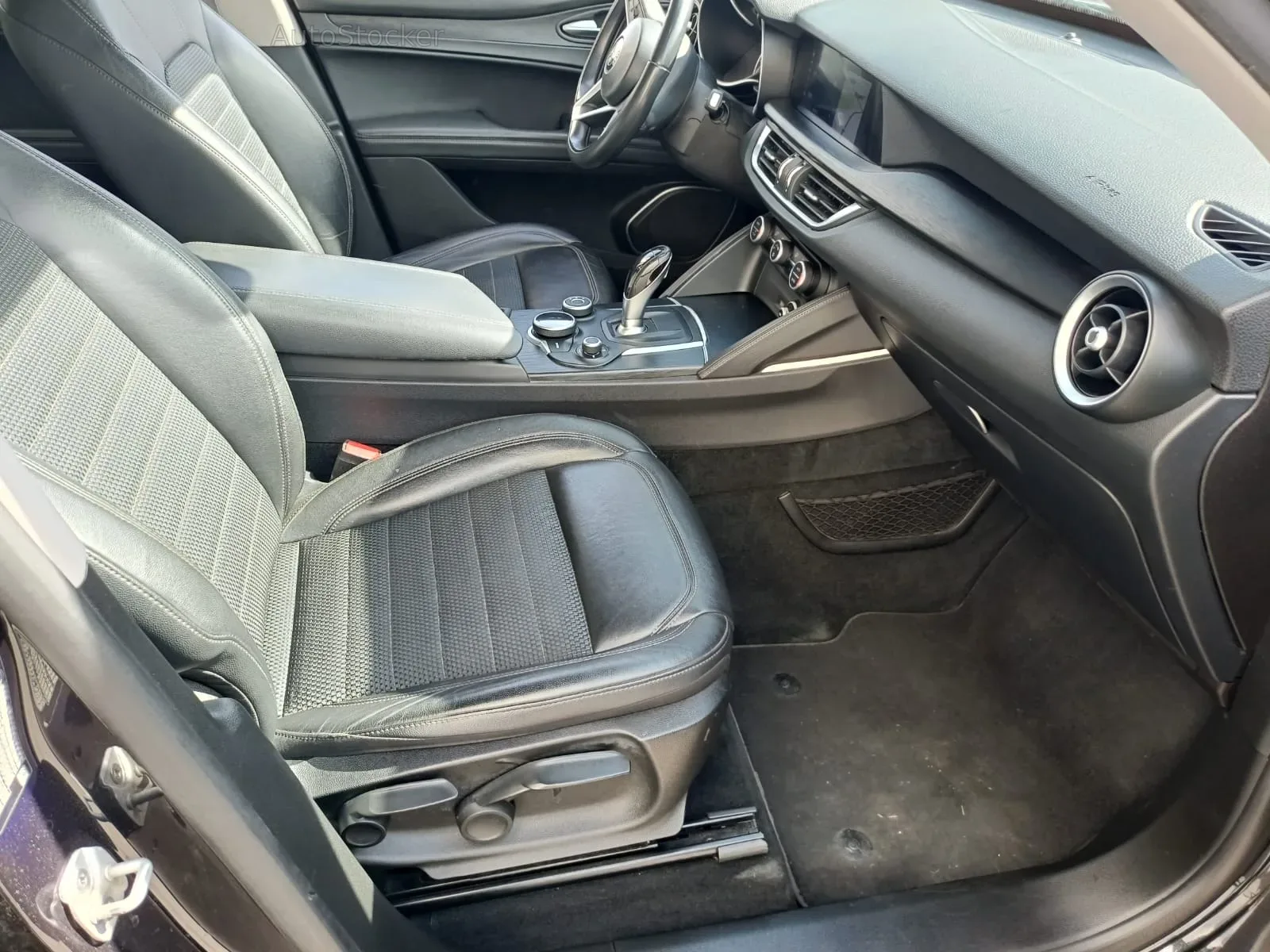 Alfa Romeo Stelvio Q4 automatica (2017) 8