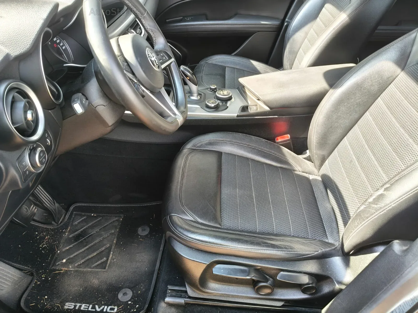 Alfa Romeo Stelvio (2018) 9