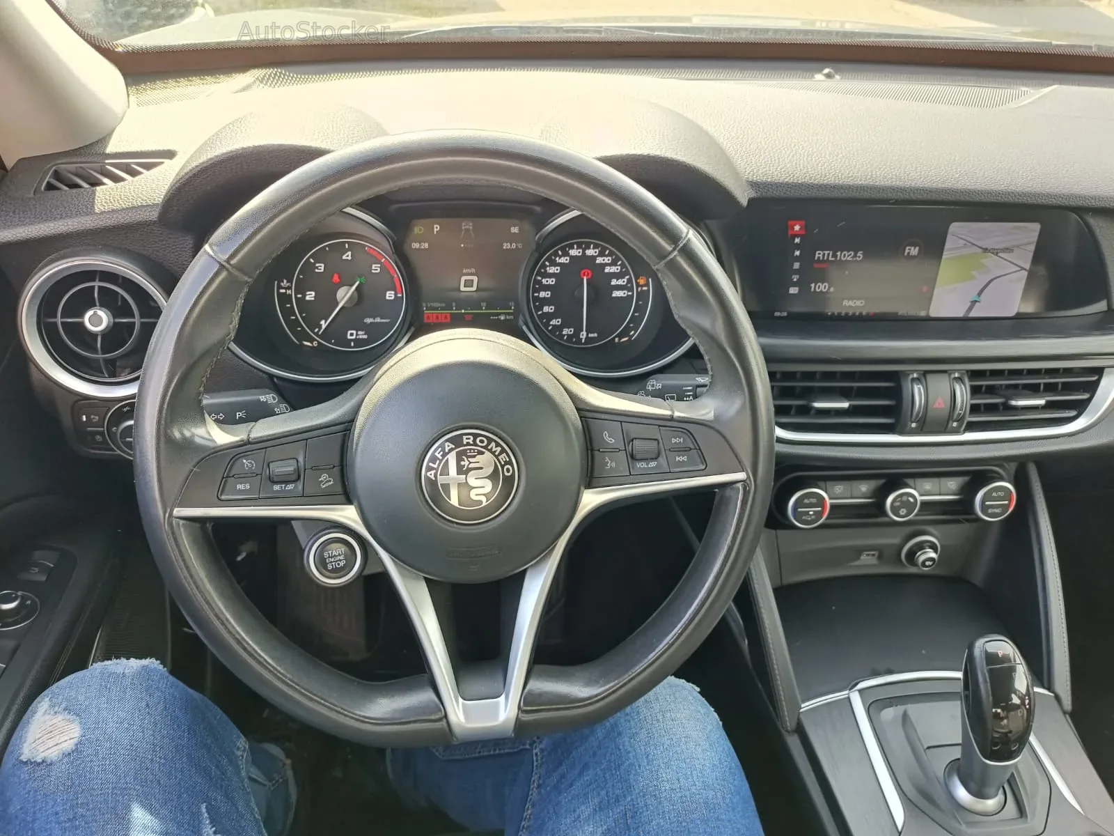 Alfa Romeo Stelvio Q4 automatica (2017) 11