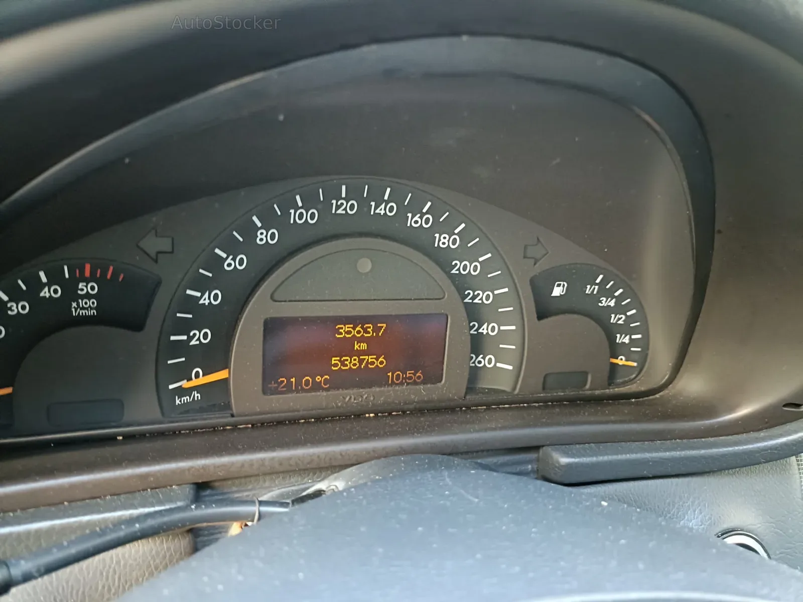 Mercedes-Benz C220 (2003) 8