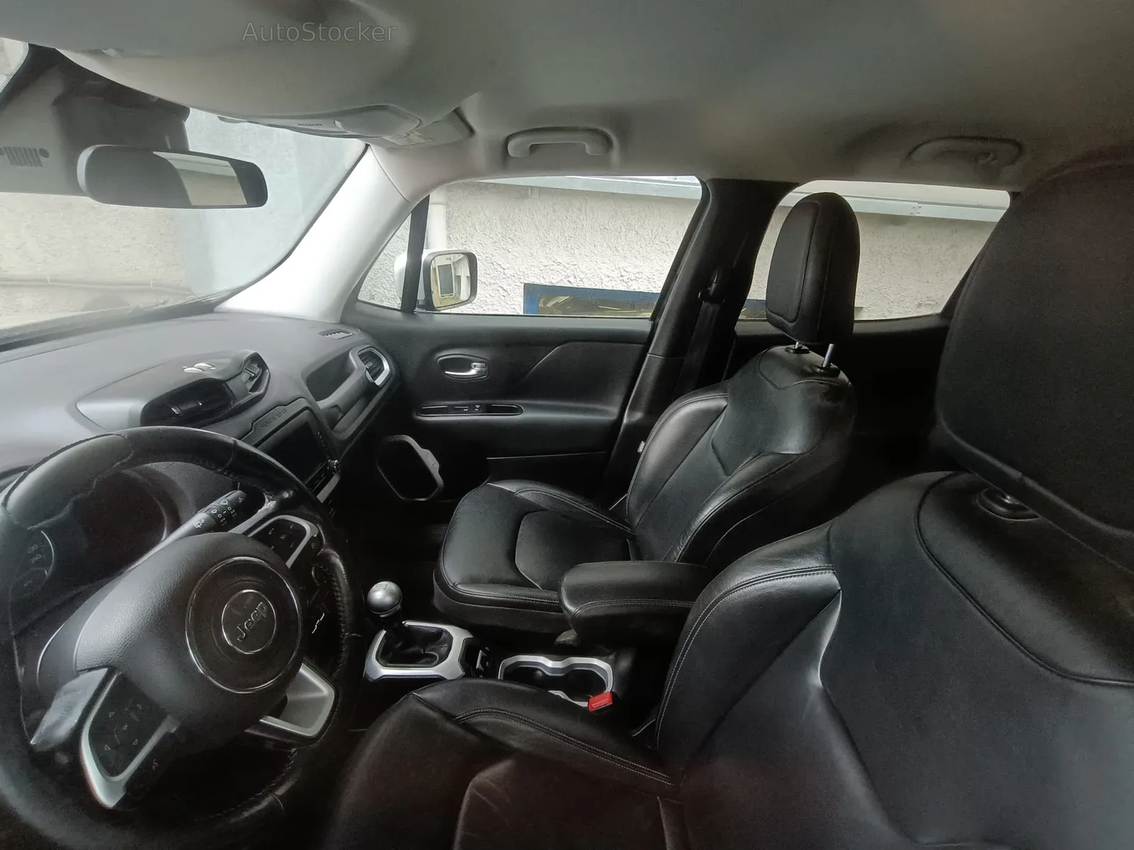 Jeep Renegade (2017) 8