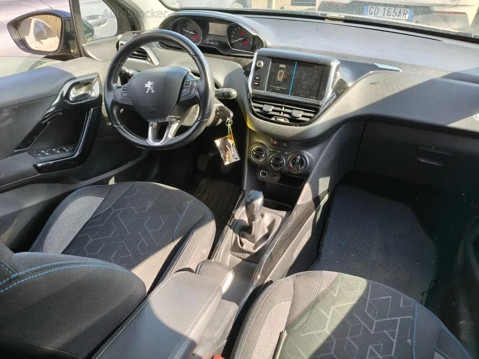 Peugeot 2008 (2019) 6