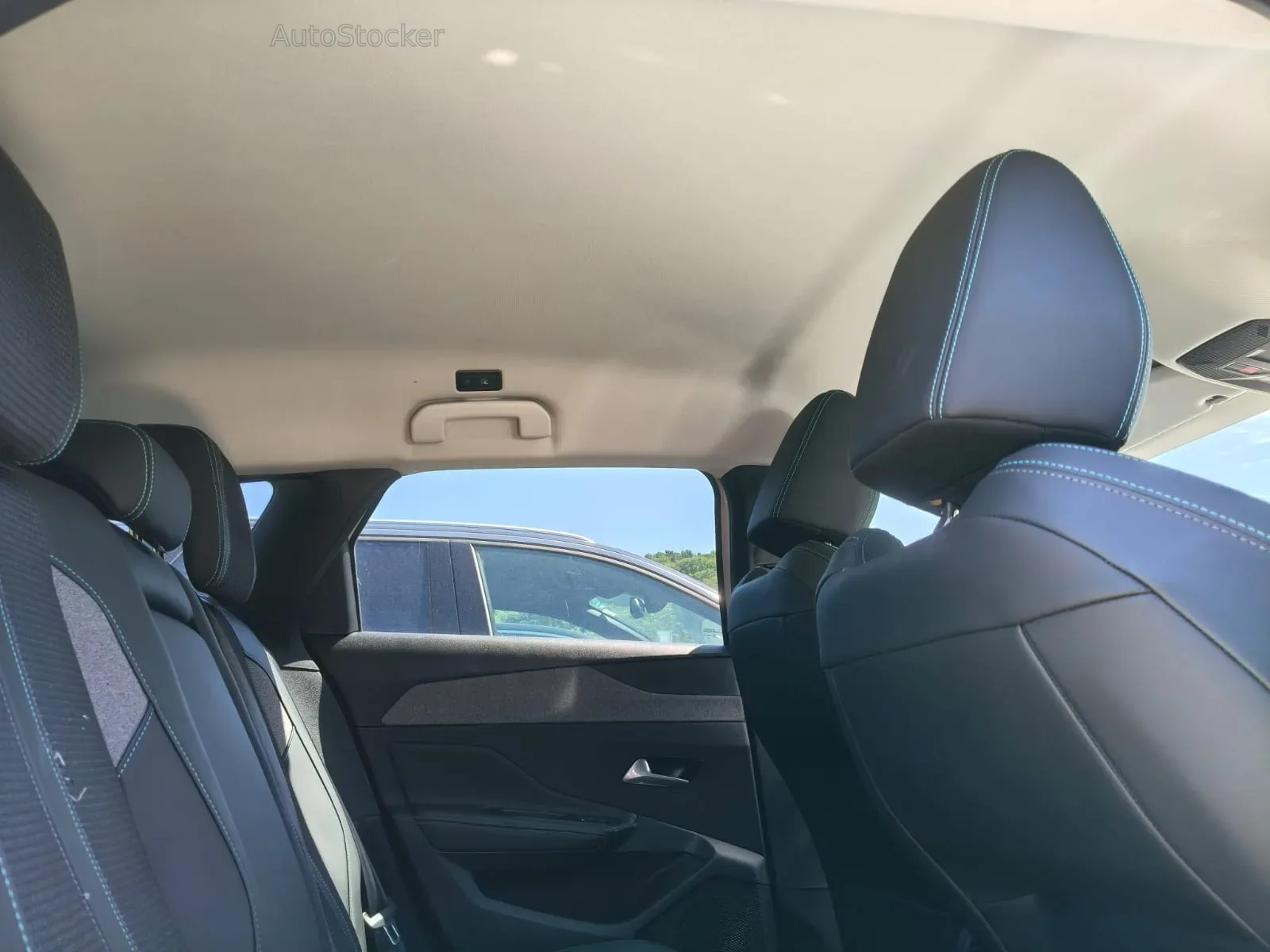 Peugeot 308 (2022) 13