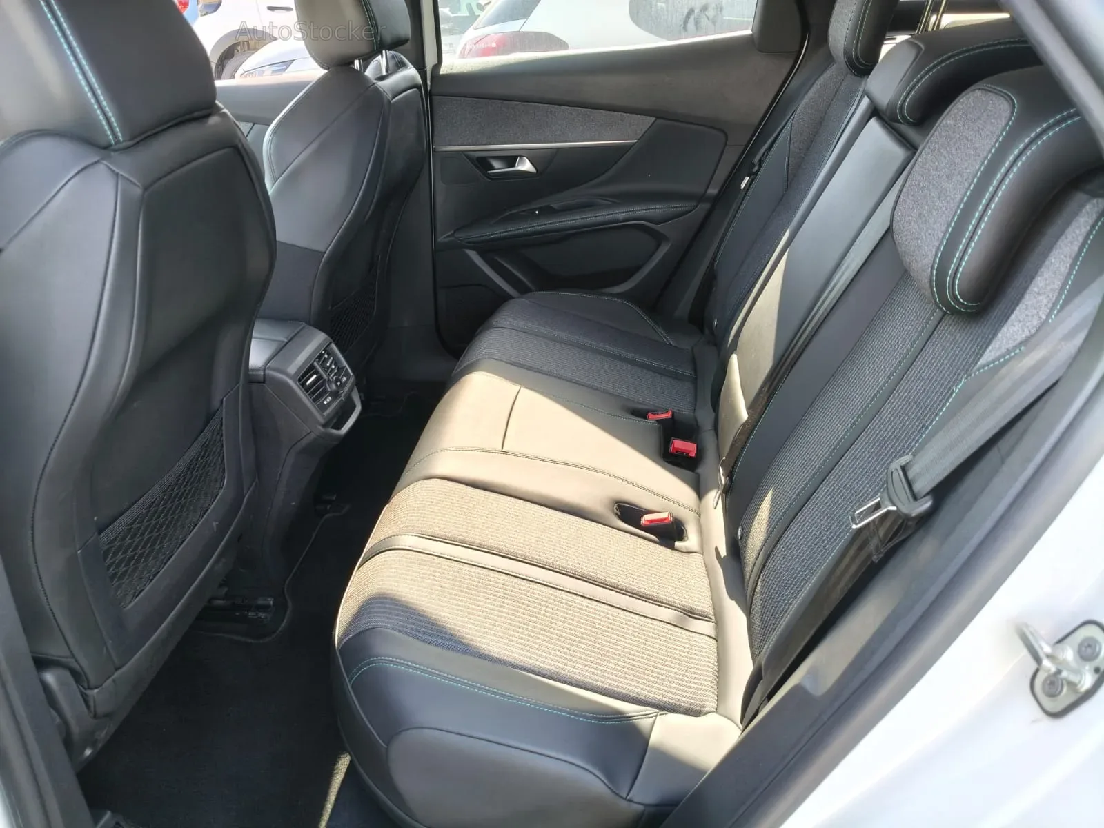 Peugeot 3008 Hibrid (2022) 10