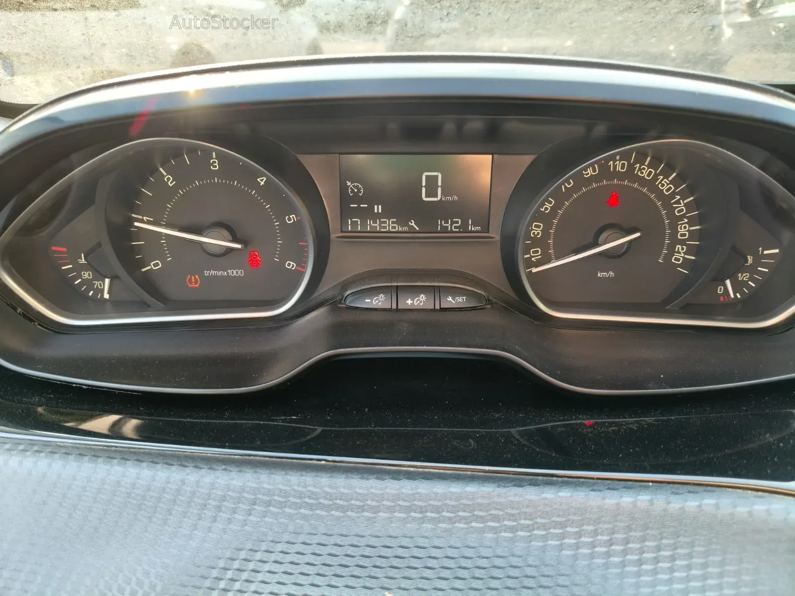 Peugeot 2008 (2019) 9