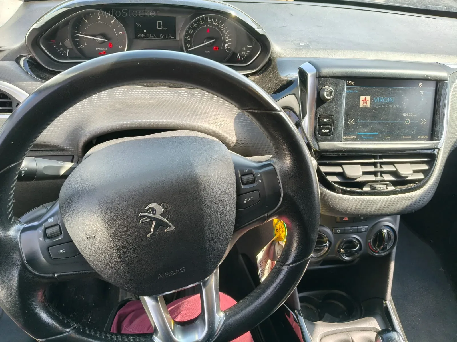 Peugeot 2008 (2019) 11