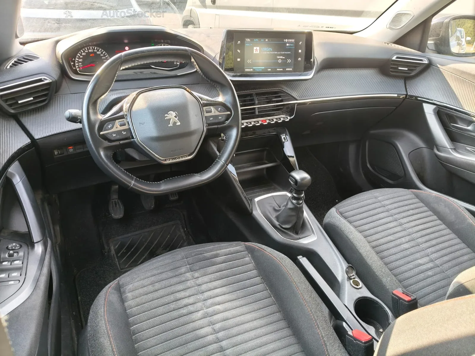 Peugeot 2008 (2022) 9