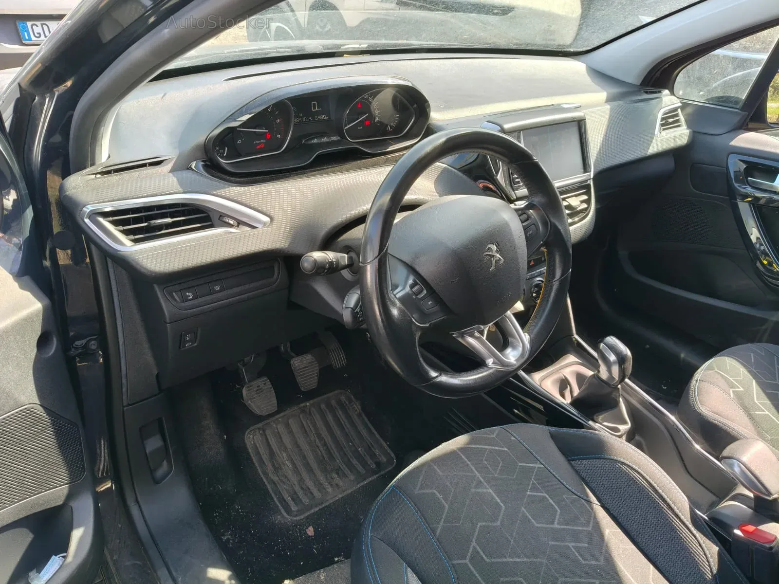 Peugeot 2008 (2019) 8