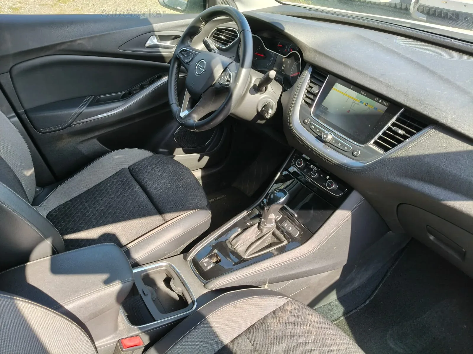 Opel Grandland (2020) 10