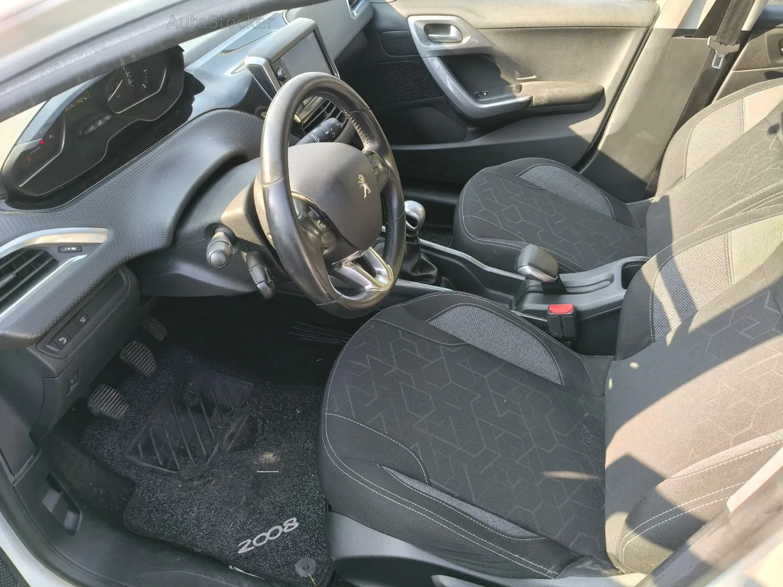 Peugeot 2008 (2019) 7