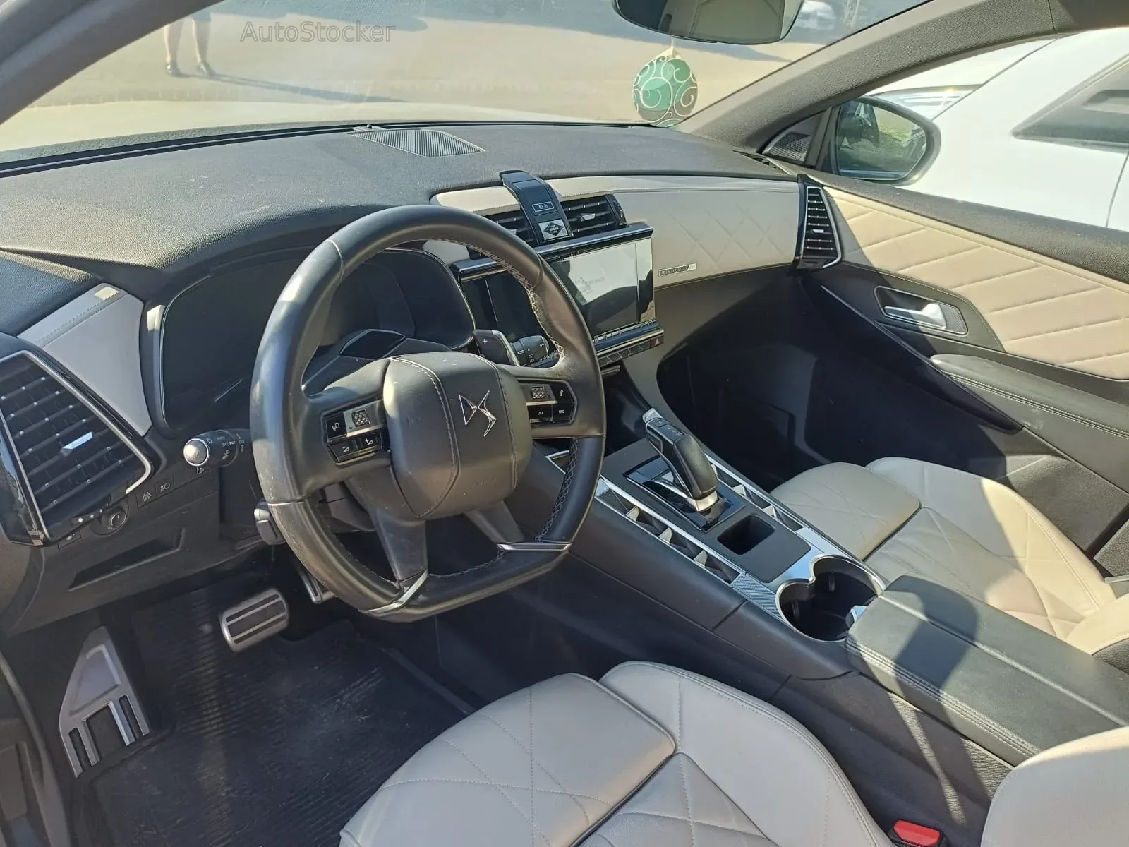 DS 7 (2021) 9
