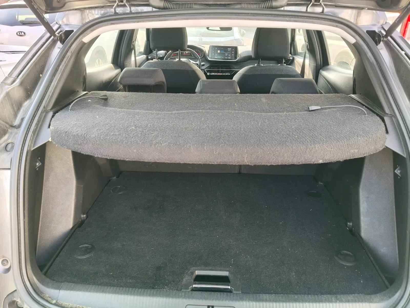 Peugeot 2008 (2022) 11