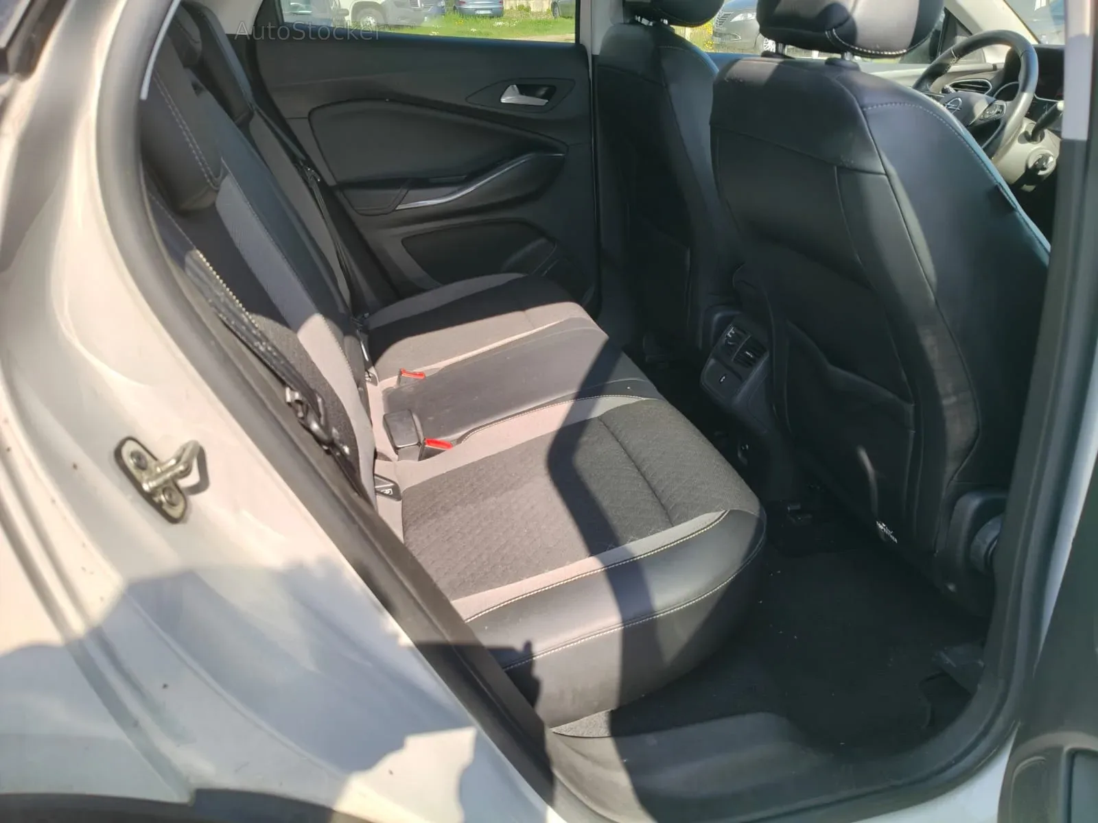 Opel Grandland (2020) 8