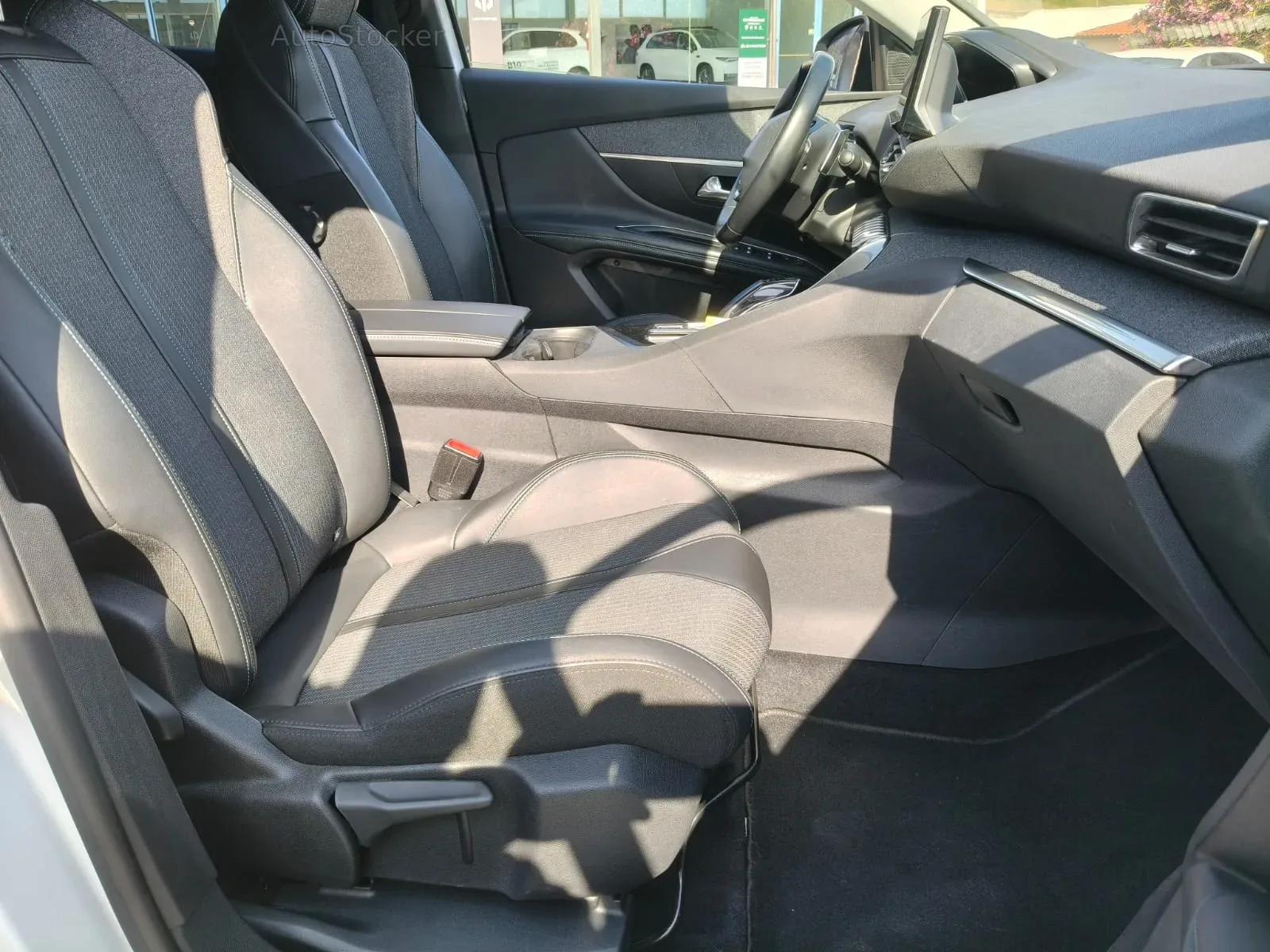 Peugeot 3008 Hibrid (2022) 9