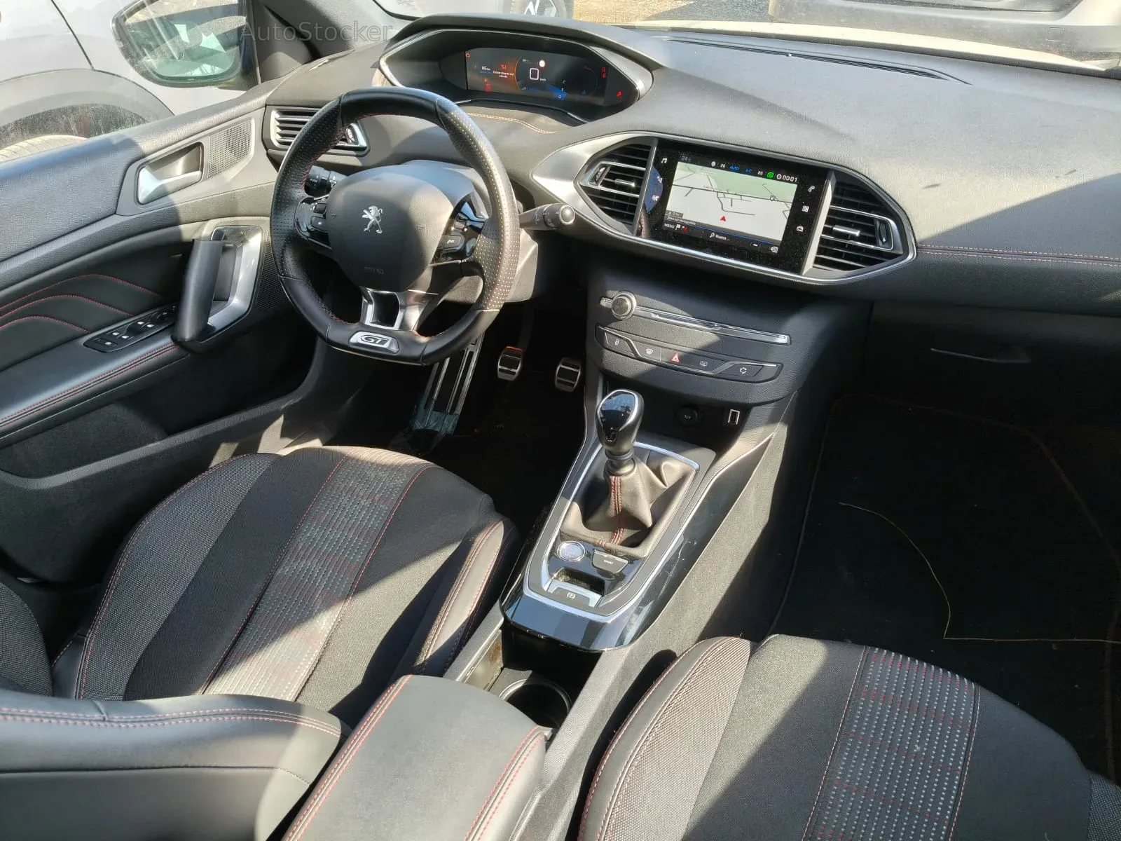 Peugeot 308 (2021) 7