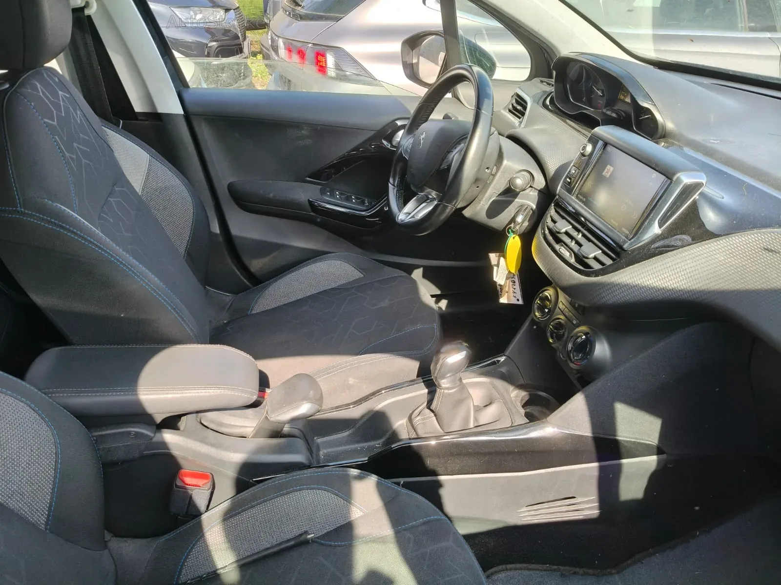 Peugeot 2008 (2019) 9