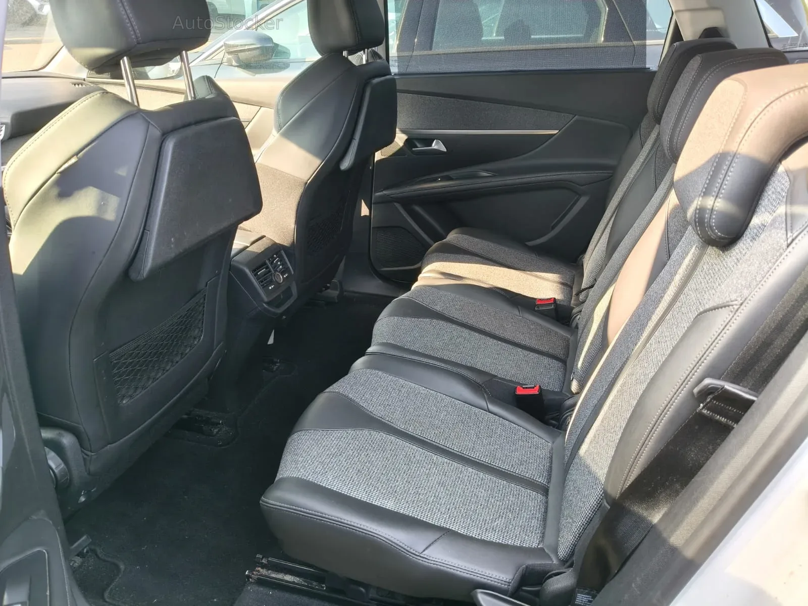 Peugeot 5008 (2019) 10