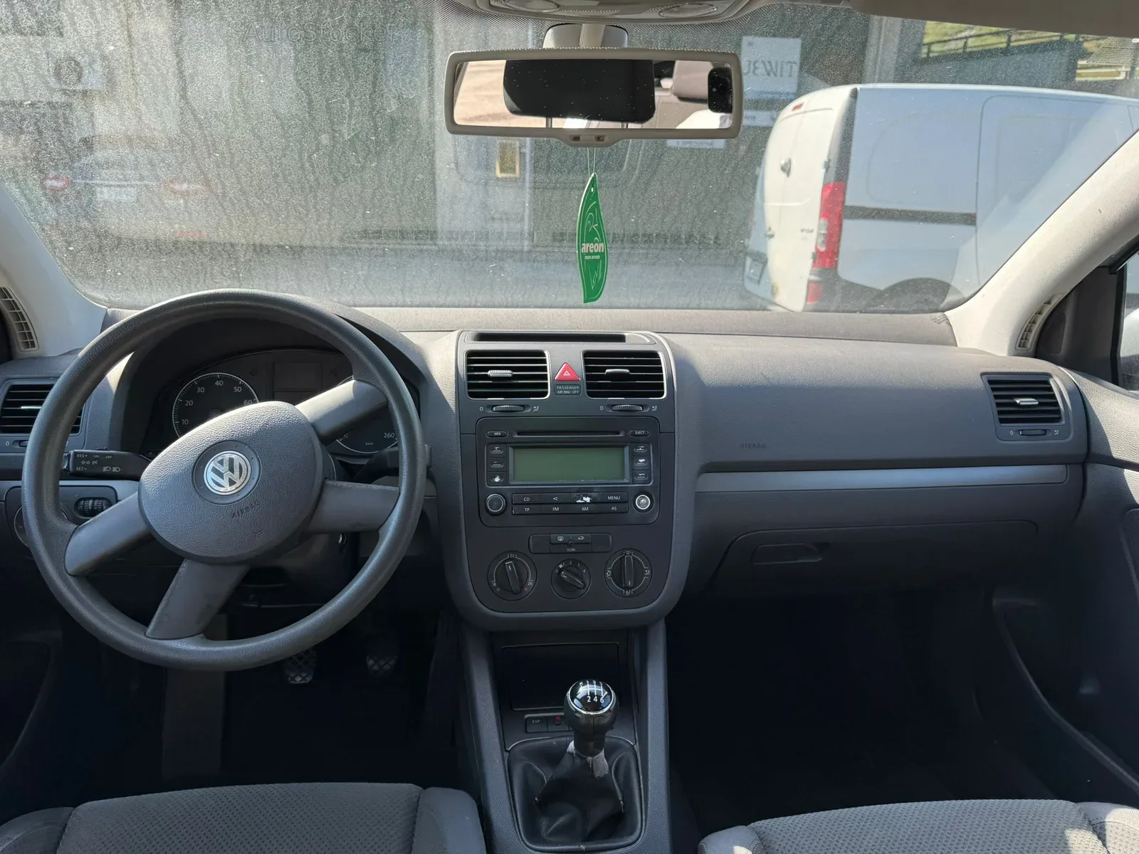 Volkswagen Golf 1.6 benzina 115cv (2004) 5