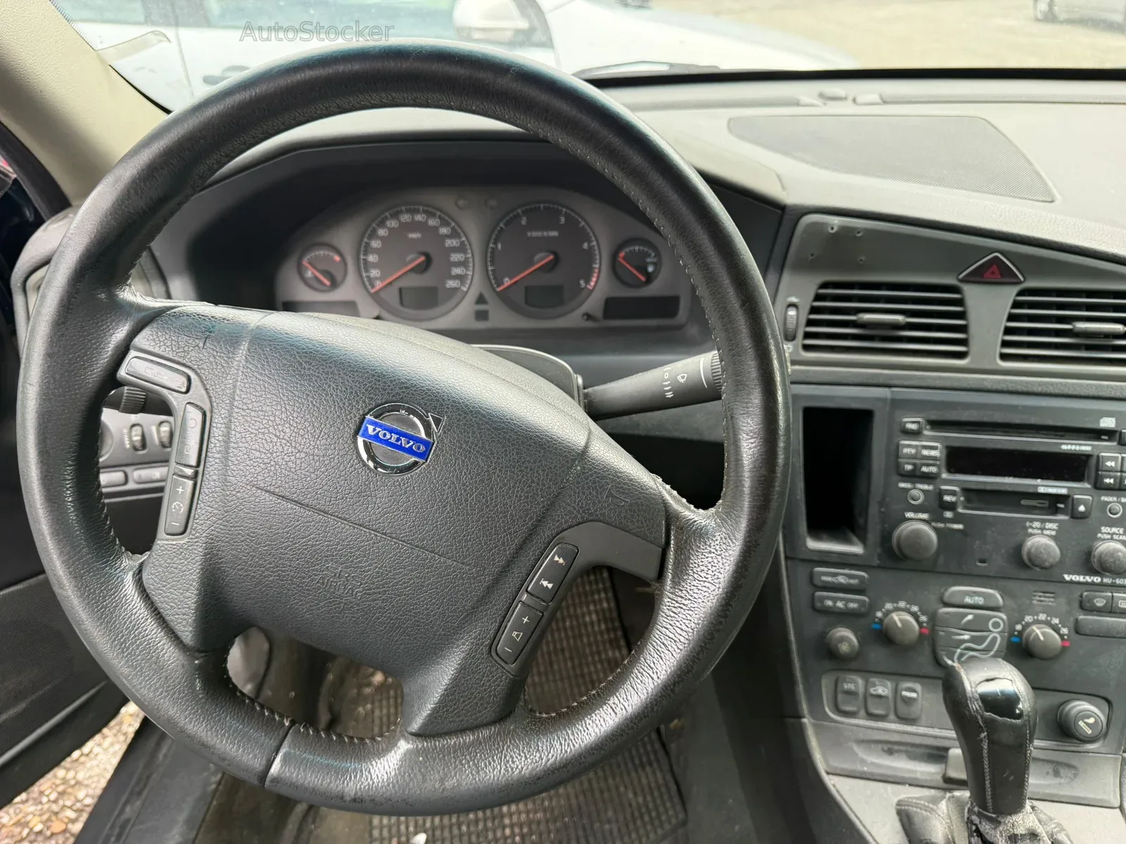 Volvo V70 2.4 D5 Station Wagon (2003) 9