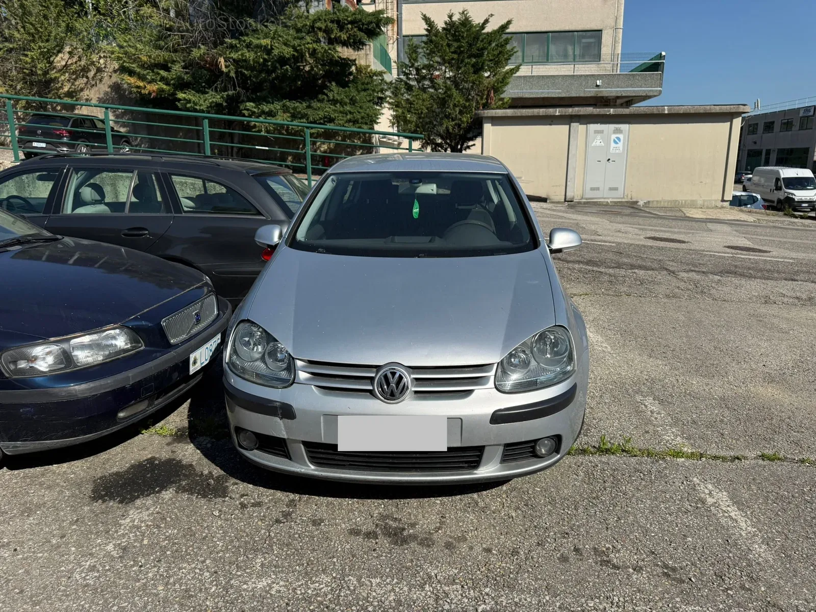 Volkswagen Golf 1.6 benzina 115cv (2004) 2