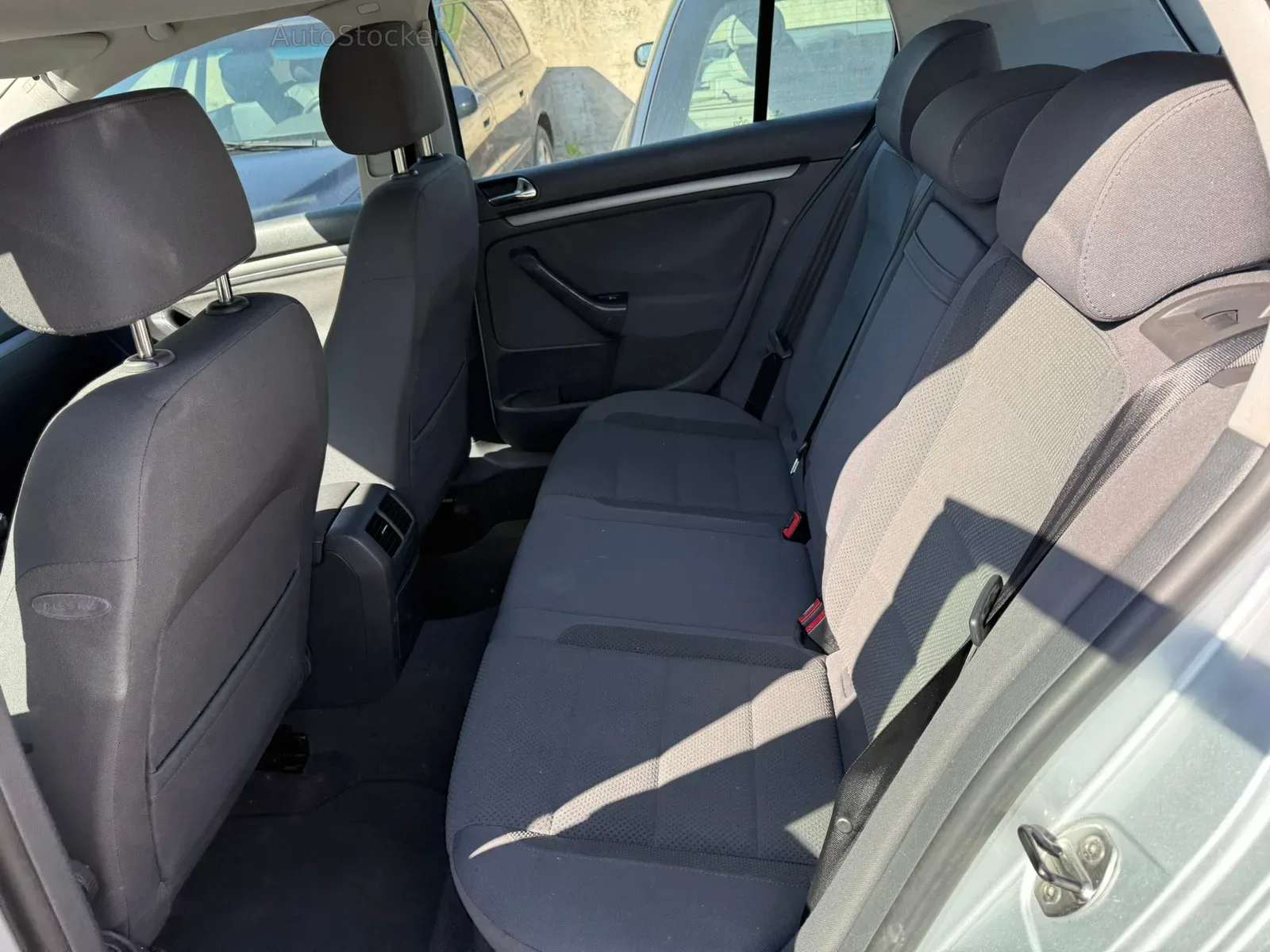 Volkswagen Golf 1.6 benzina 115cv (2004) 6