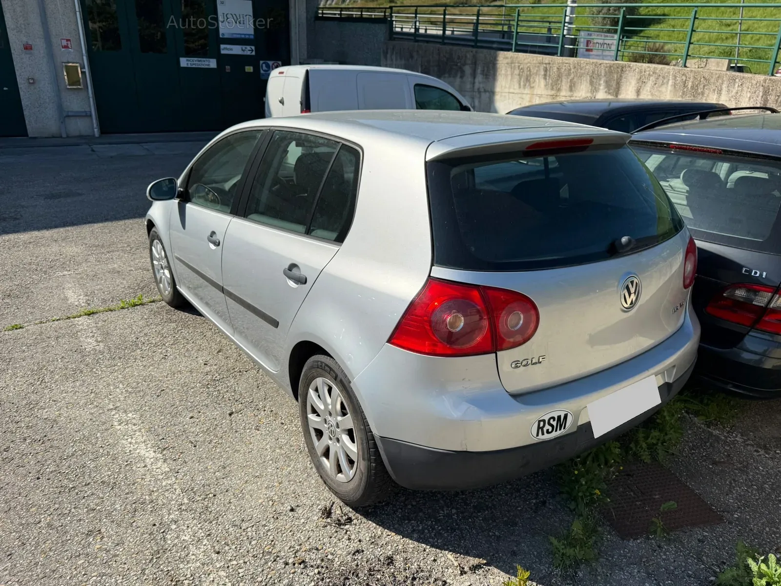 Volkswagen Golf 1.6 benzina 115cv (2004) 7