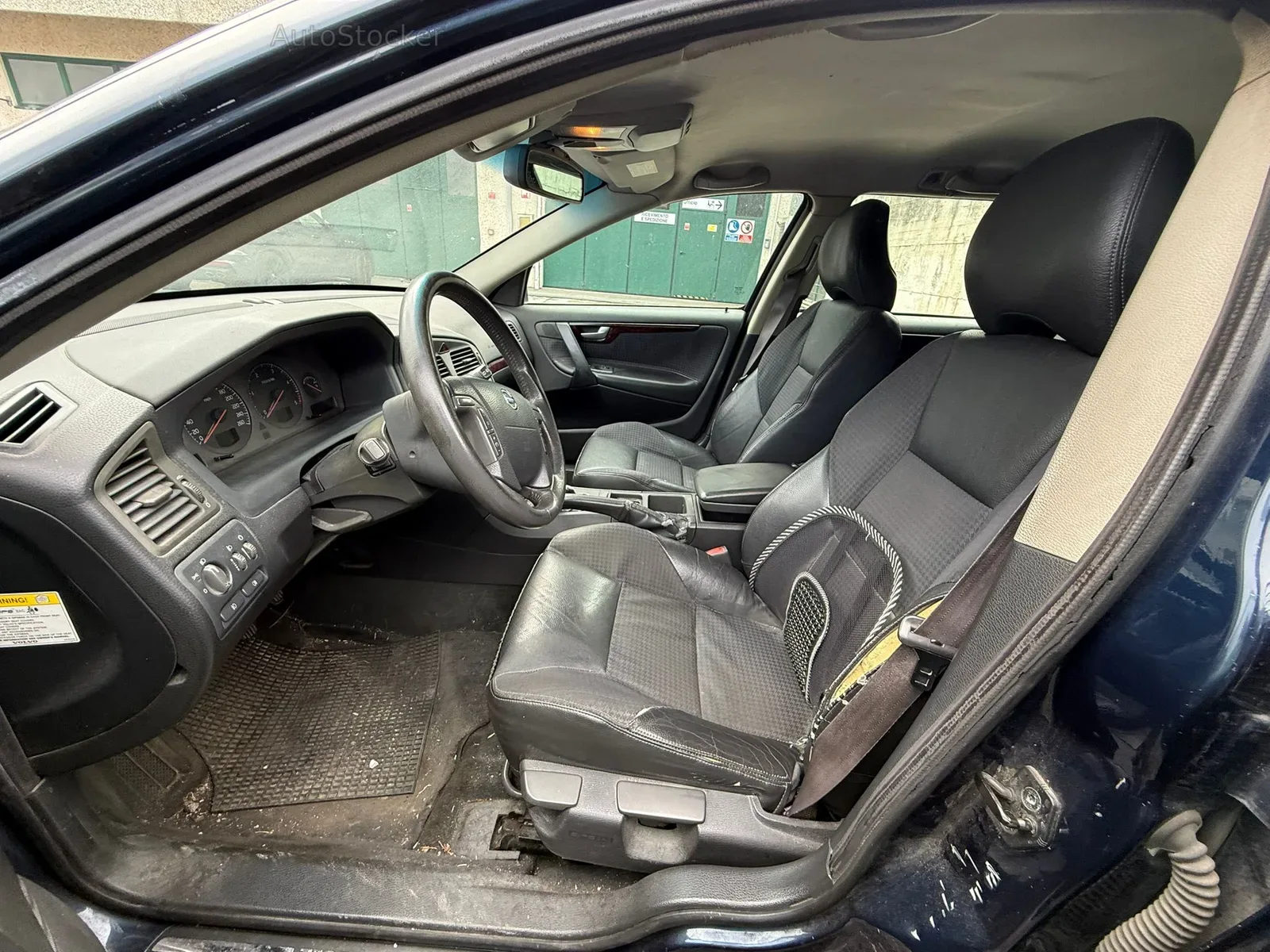 Volvo V70 2.4 D5 Station Wagon (2003) 10