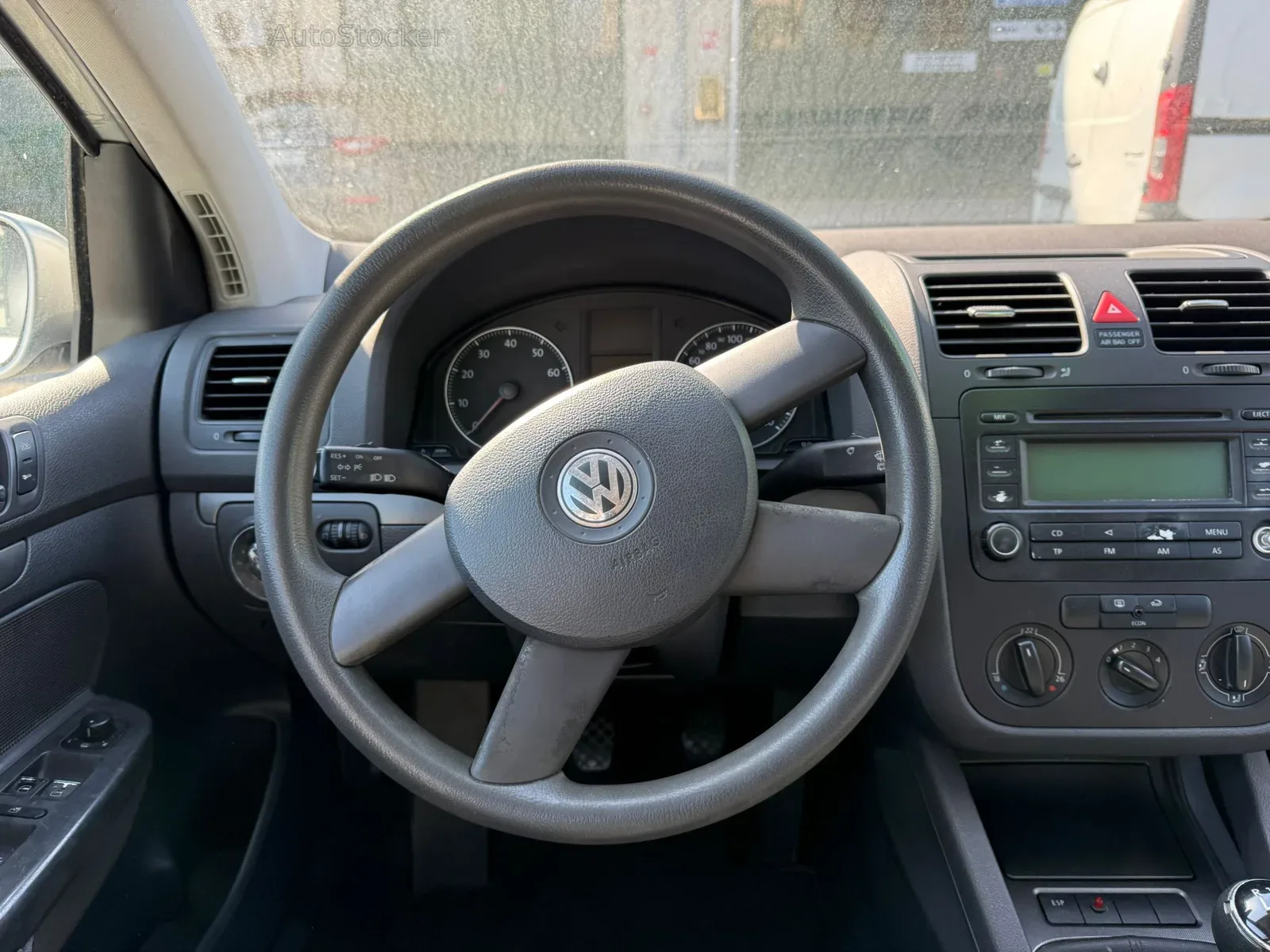 Volkswagen Golf 1.6 benzina 115cv (2004) 9