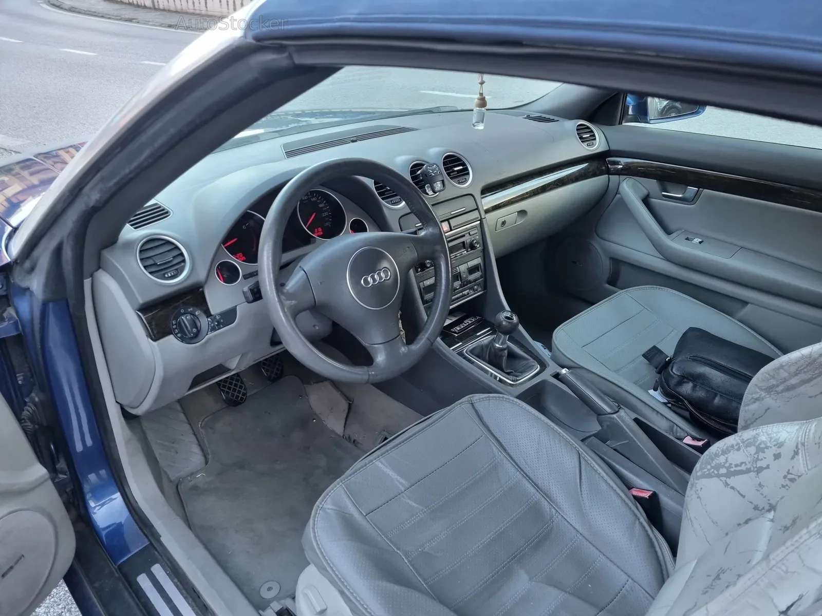 Audi A4 2.4 V6 Benzina Cabrio (2002) 5