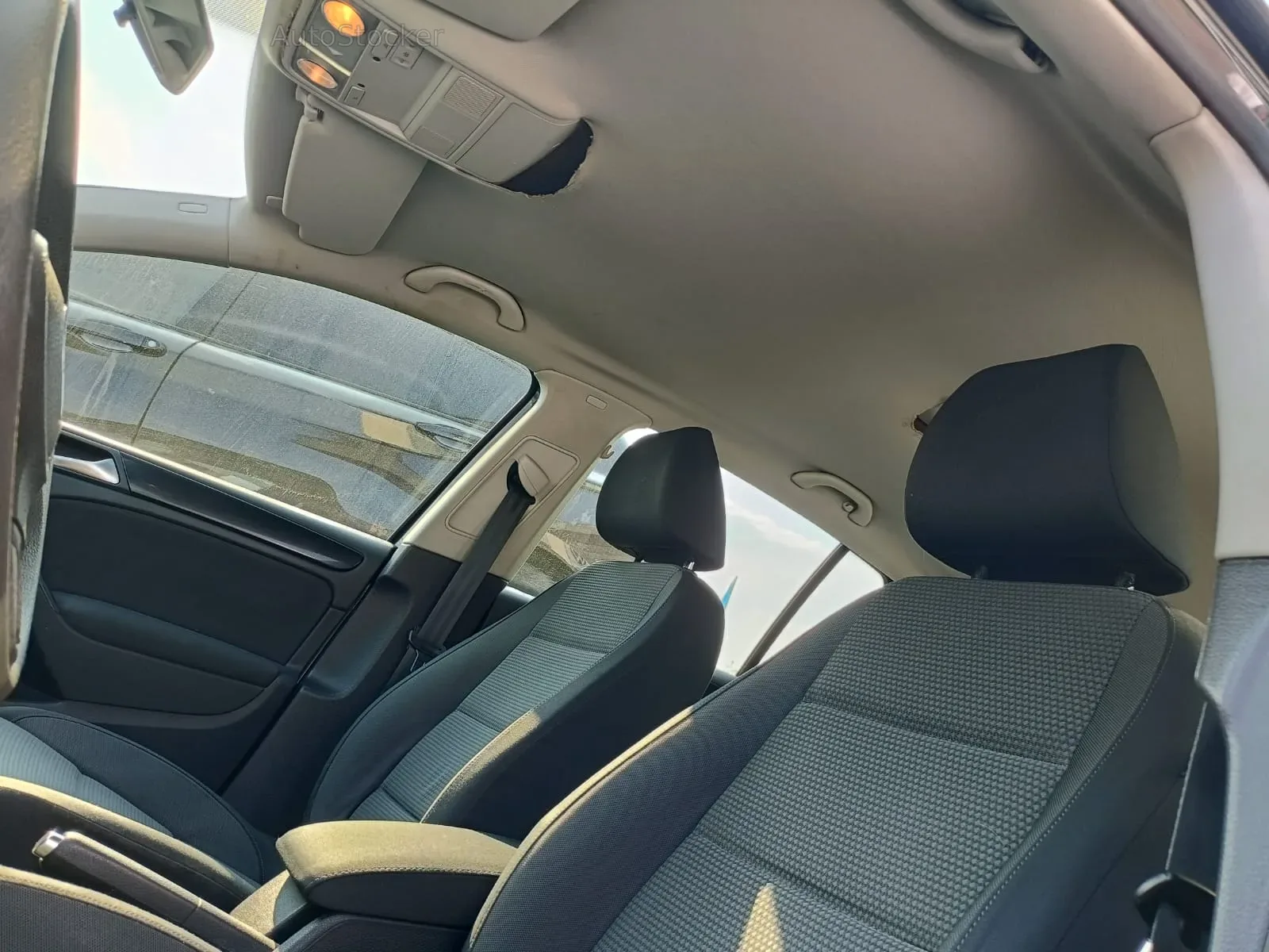 Volkswagen Golf (2011) 13