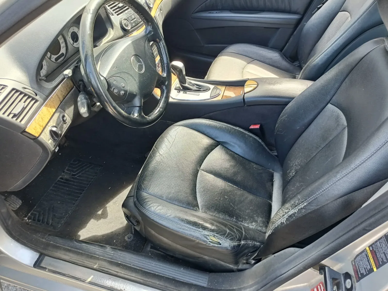 Mercedes-Benz E280cdi (2008) 11