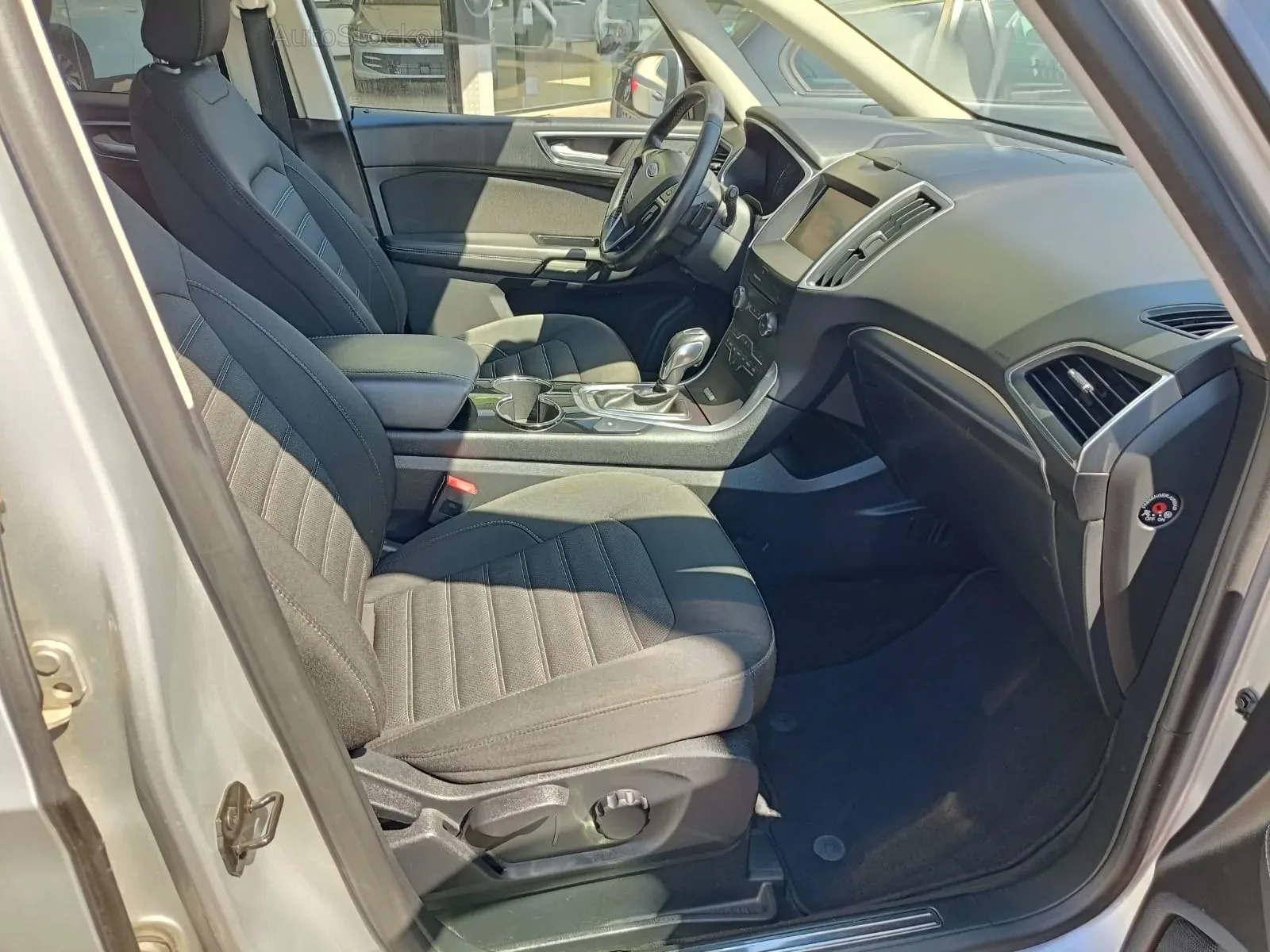 Ford Galaxy (2017) 7