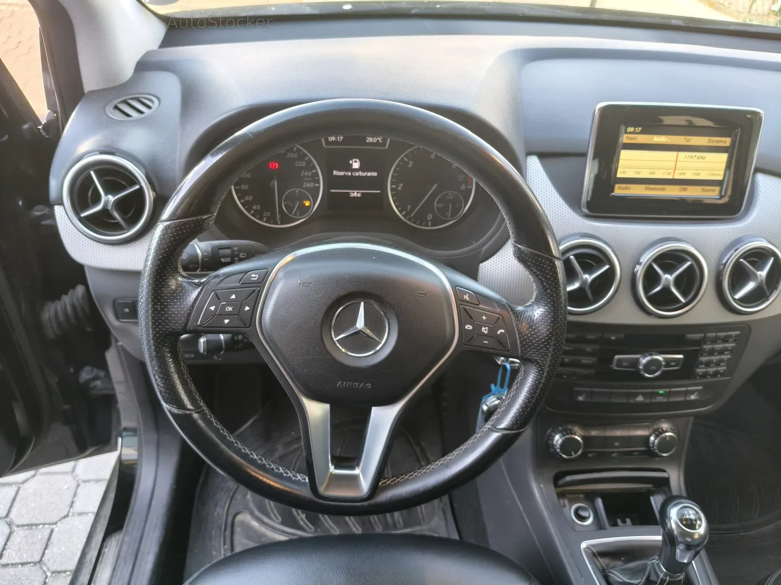 Mercedes-Benz B 180cdi (2012) 9