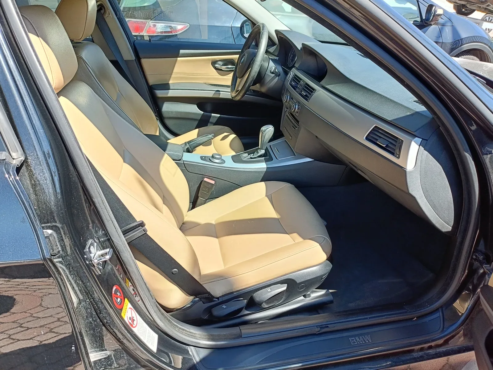 BMW 320d (2008) 7